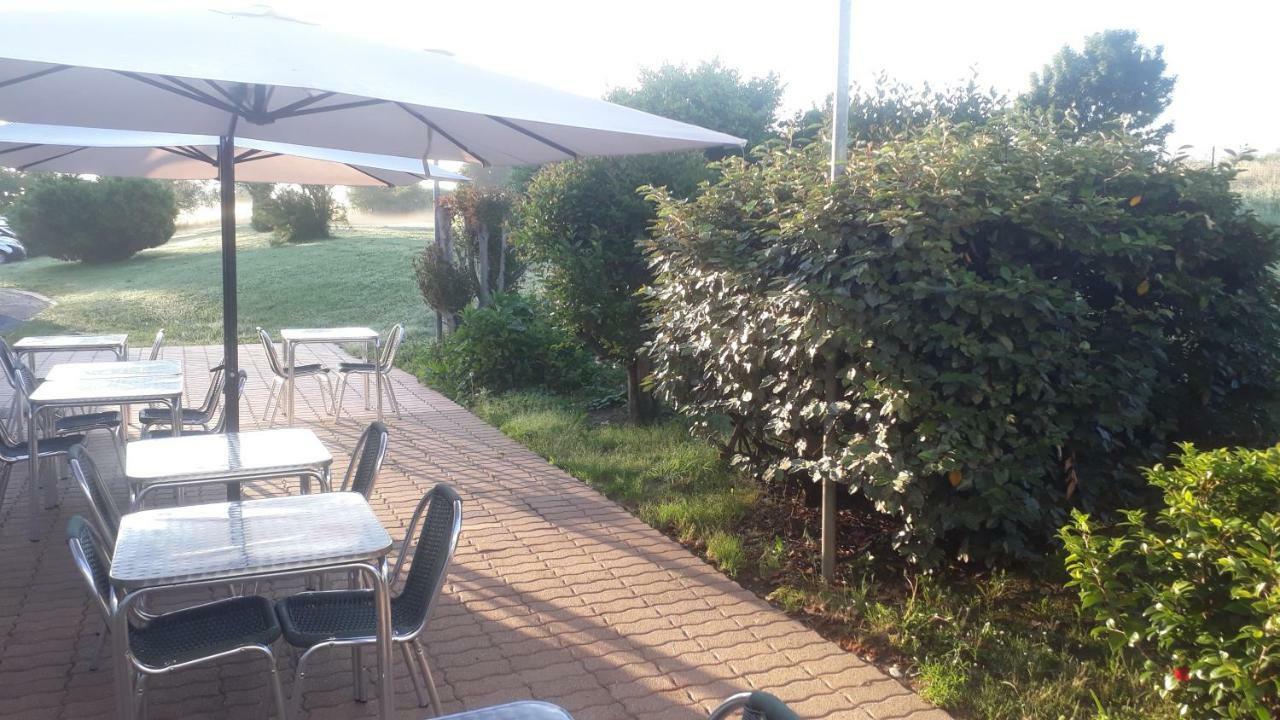 Hotel - Restaurant Du Lac - Agen Boe Ngoại thất bức ảnh